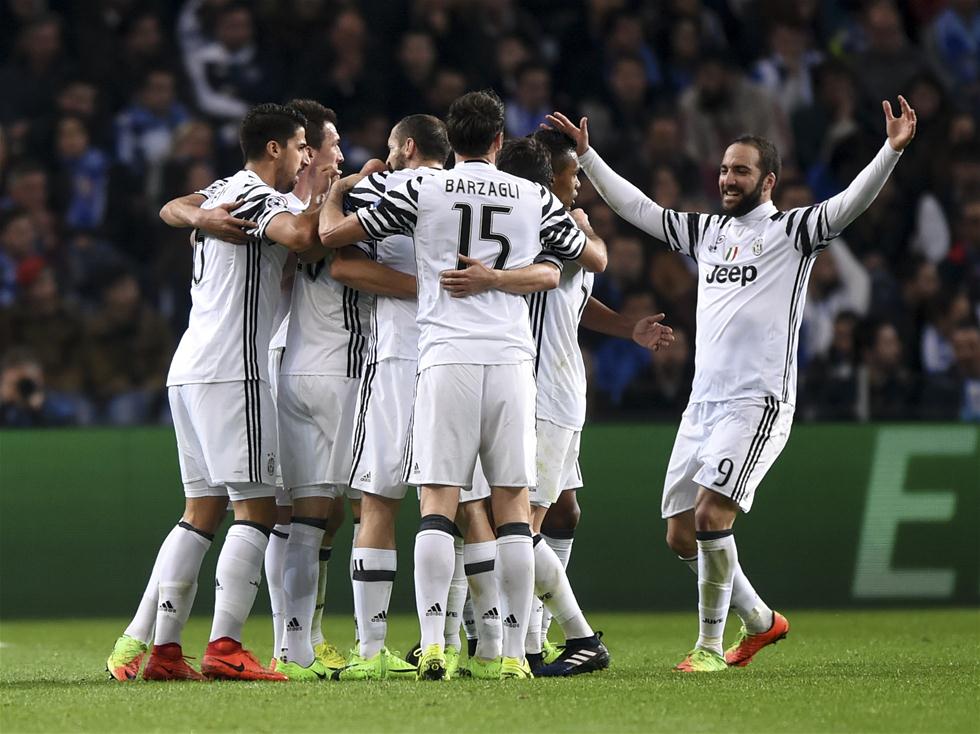 [中超]王钰栋单刀冷静过掉门将 推射空门得手