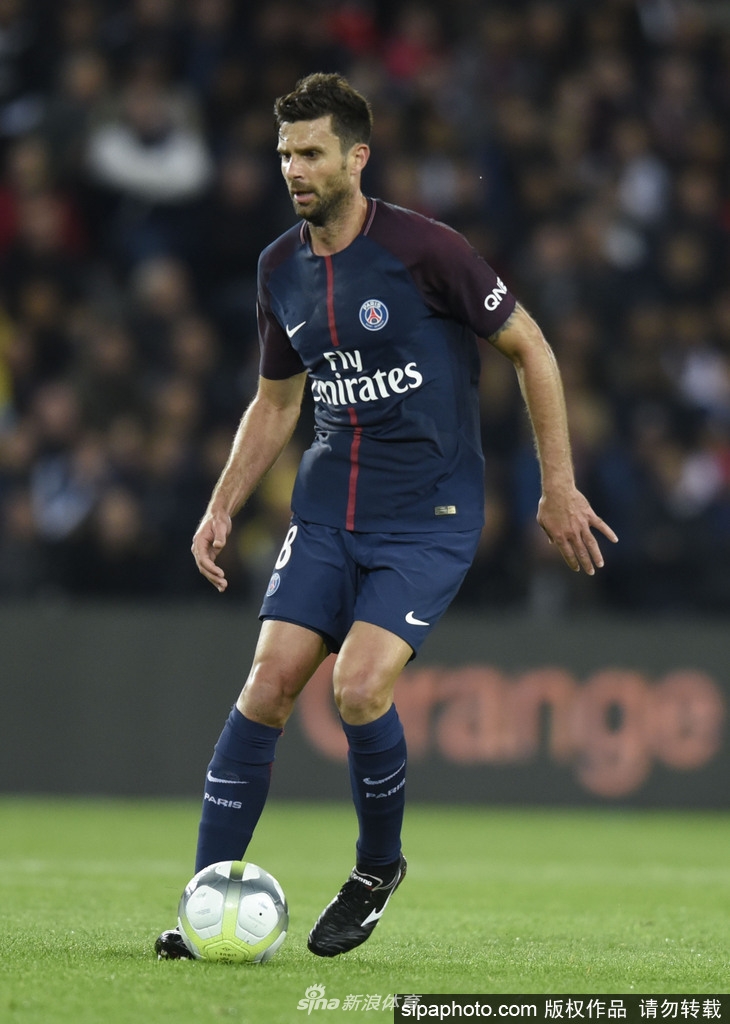 记者：莱斯特城、伊镇、巴黎FC、汉堡有意曼城边卫卡博雷